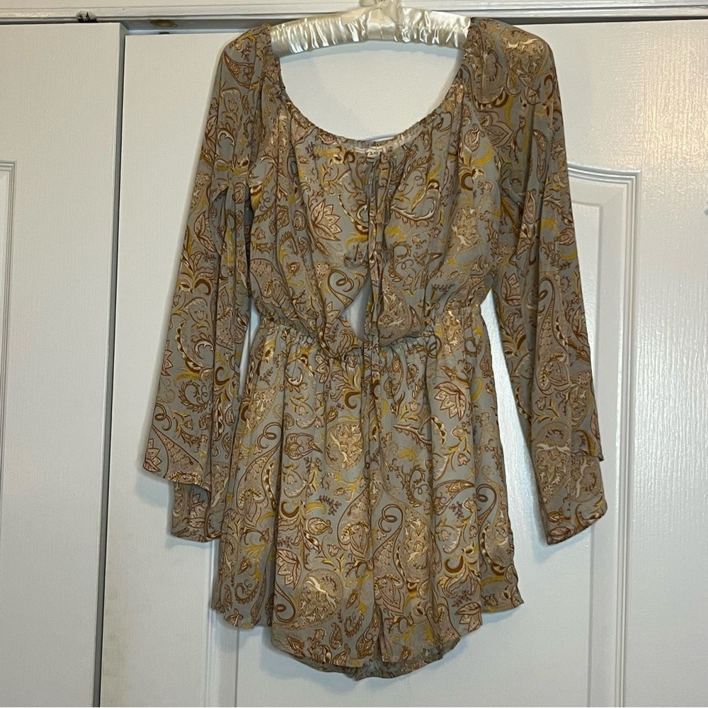 Style Rack Dusty Blue  Long Sleeved Size Small Romper Tie Closure Floral Paisley - Picture 2 of 7